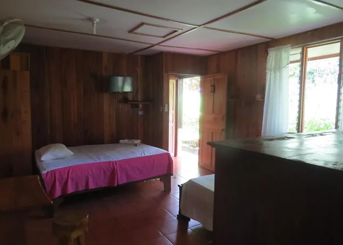 Poponjoche Lodge Cano Negro